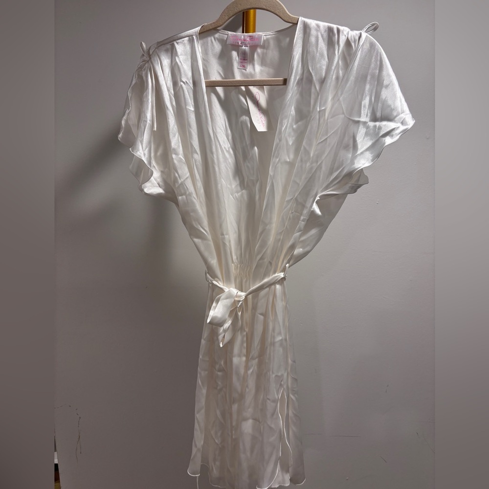 Brand new Oscar DelaRenta Women’s Robe